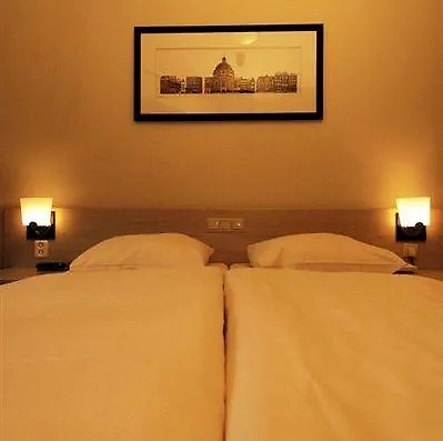 Singel Hotell 3*